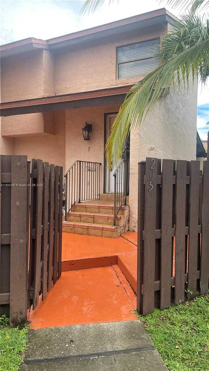 Small Image of 575 WEST PARK DR #205, Miami Number 2