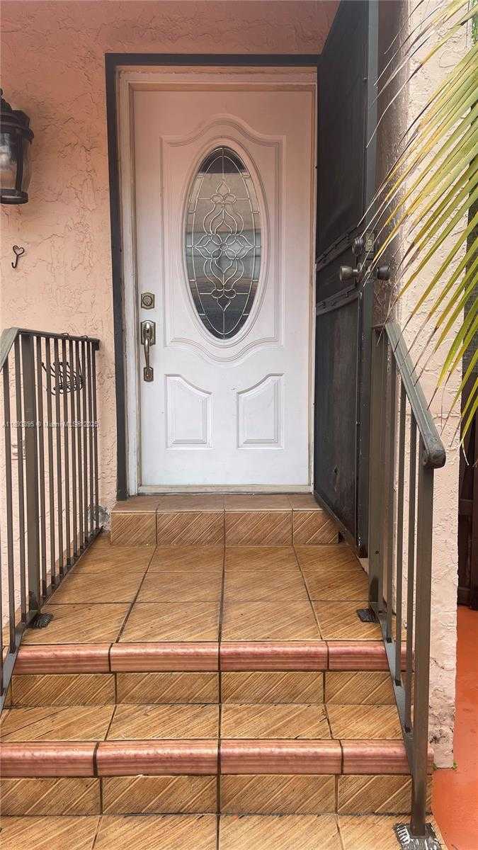 Small Image of 575 WEST PARK DR #205, Miami Number 3
