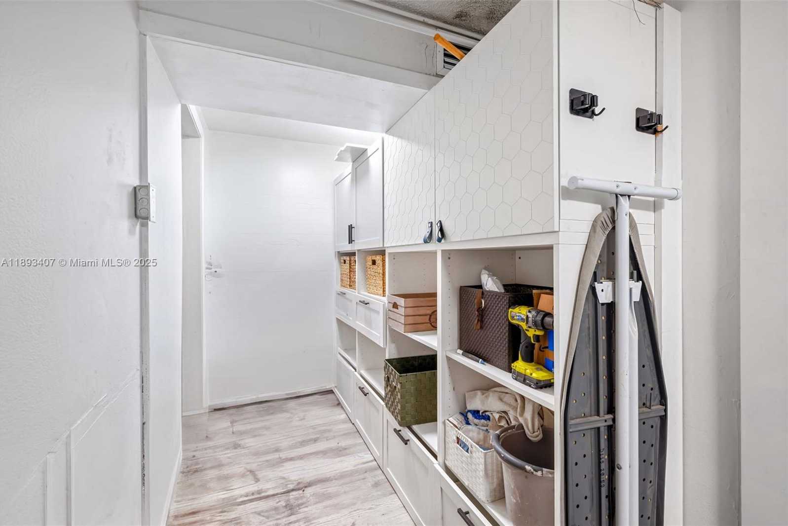 Small Image of 16530 ROYAL POINCIANA CT, Weston Number 17