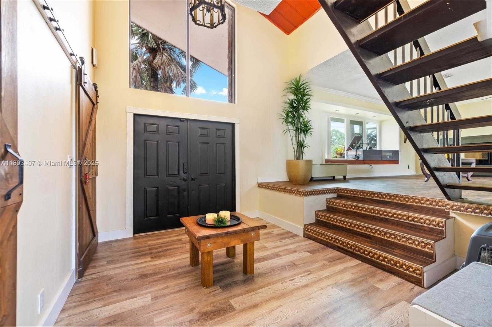 Small Image of 16530 ROYAL POINCIANA CT, Weston Number 2