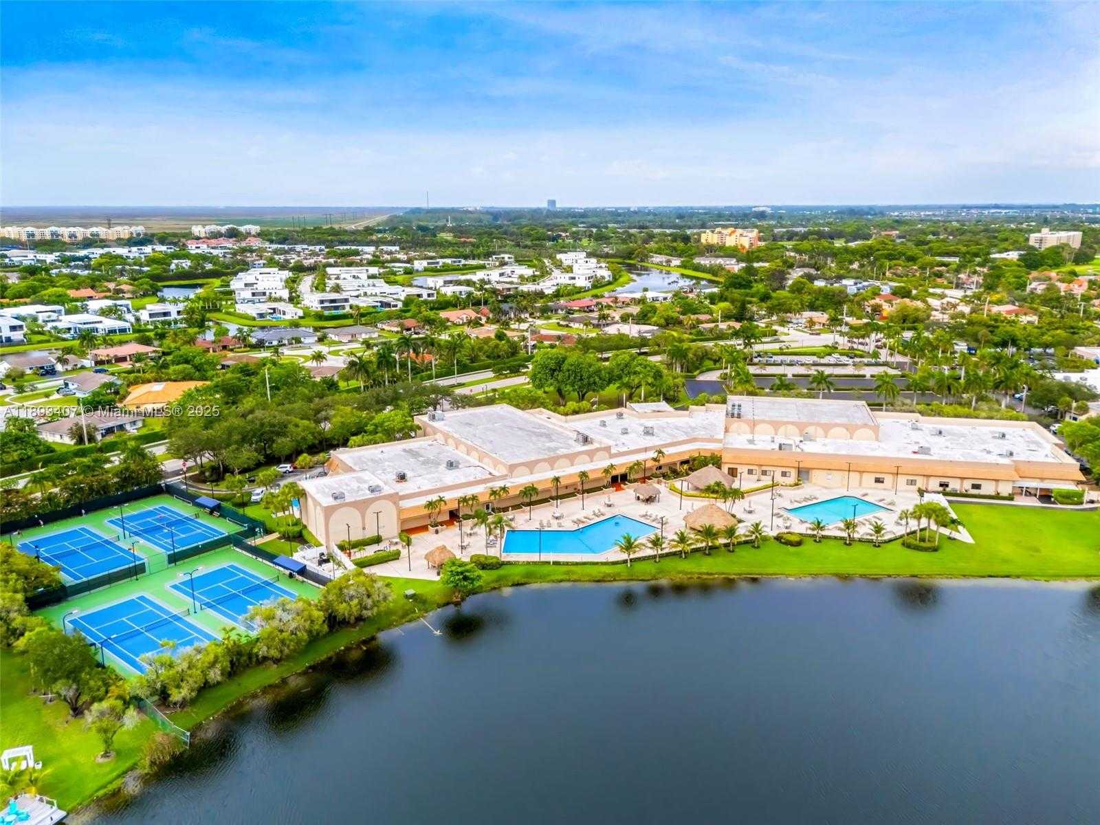 Small Image of 16530 ROYAL POINCIANA CT, Weston Number 35