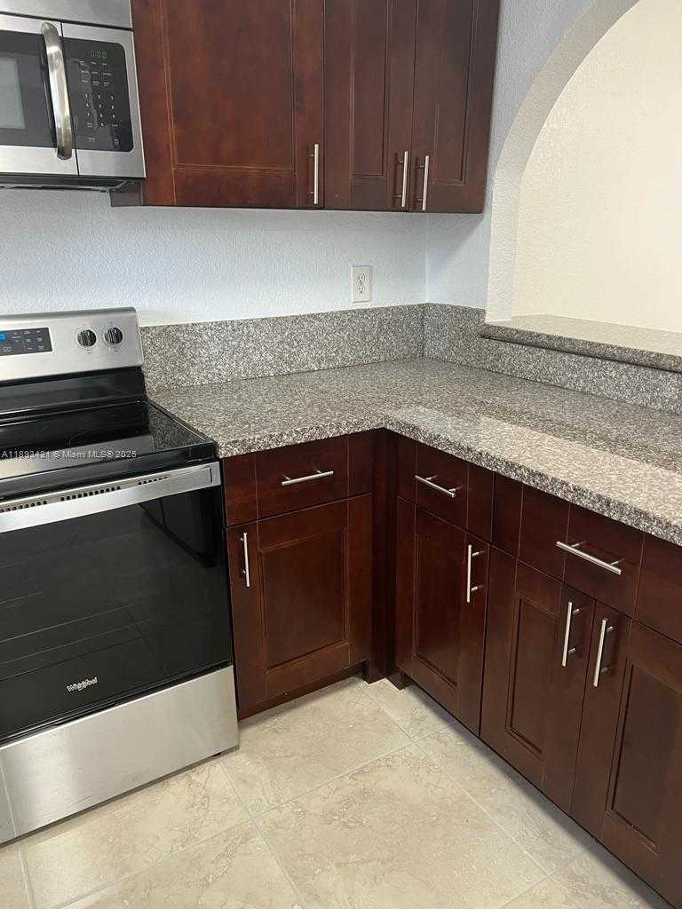 Small Image of 2670 WEST 76TH ST #101, Hialeah Number 10