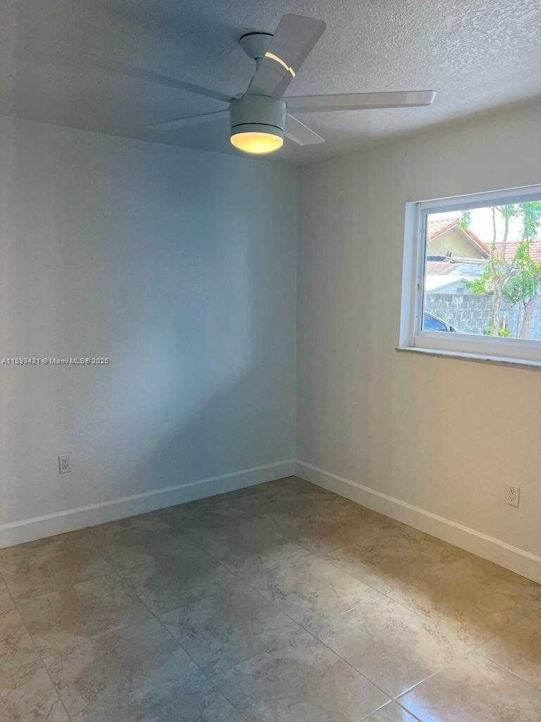 Small Image of 2670 WEST 76TH ST #101, Hialeah Number 12