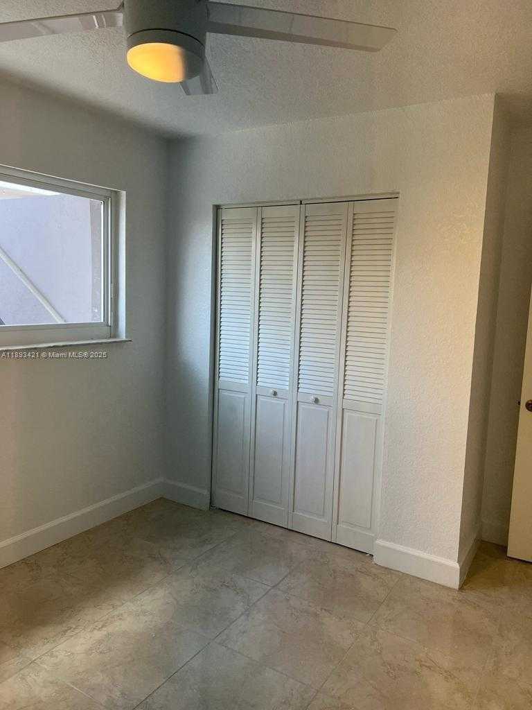 Small Image of 2670 WEST 76TH ST #101, Hialeah Number 13