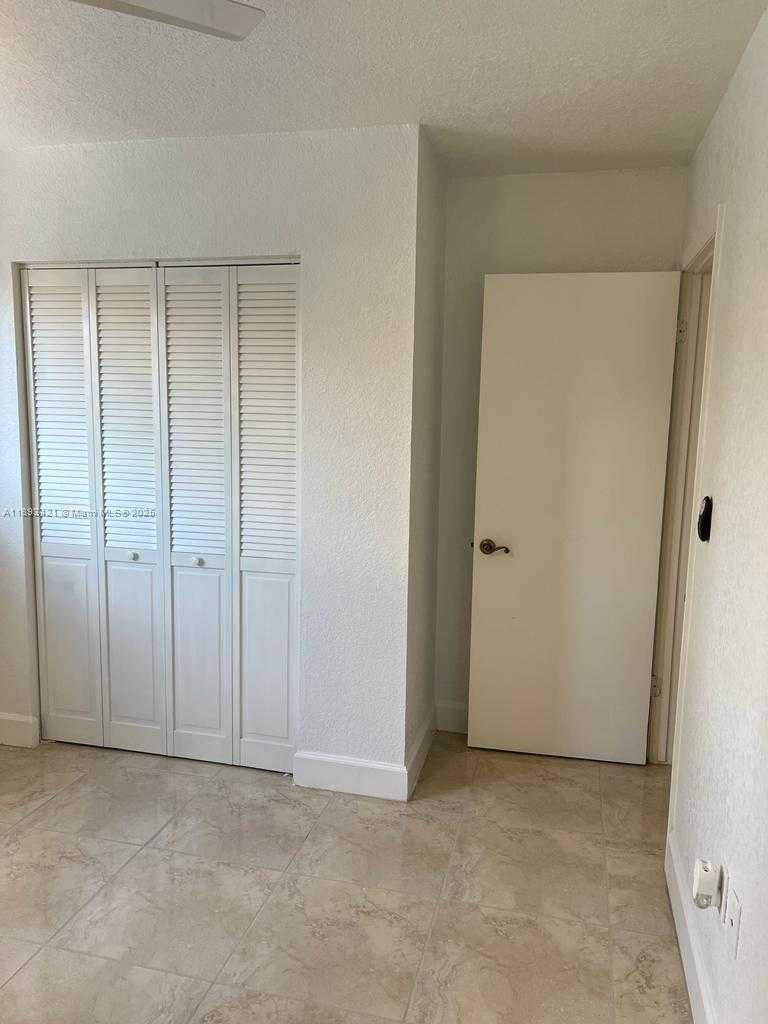 Small Image of 2670 WEST 76TH ST #101, Hialeah Number 14