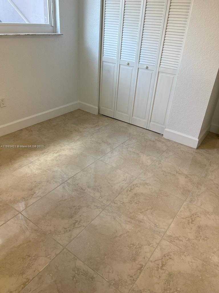 Small Image of 2670 WEST 76TH ST #101, Hialeah Number 15