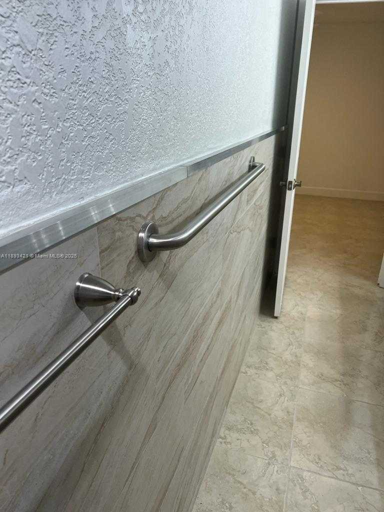 Small Image of 2670 WEST 76TH ST #101, Hialeah Number 20