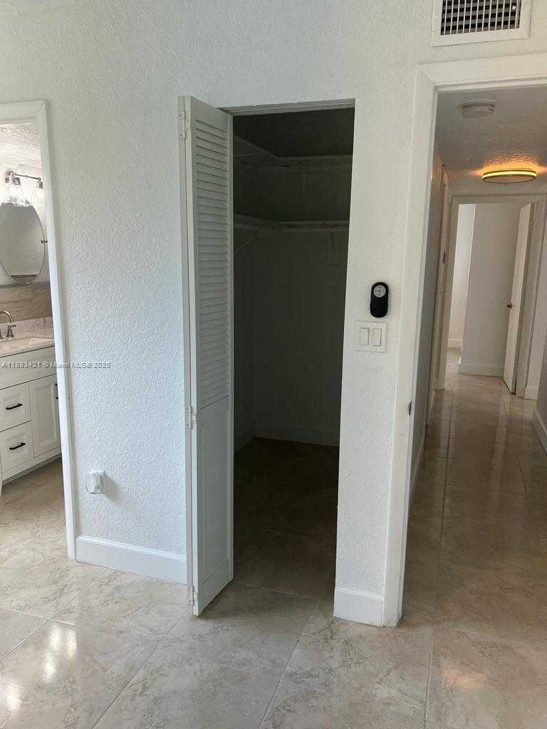Small Image of 2670 WEST 76TH ST #101, Hialeah Number 23