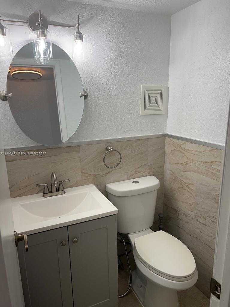 Small Image of 2670 WEST 76TH ST #101, Hialeah Number 25