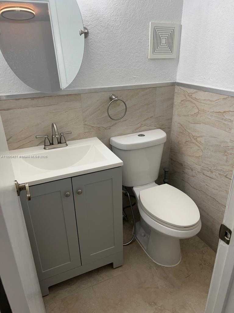 Small Image of 2670 WEST 76TH ST #101, Hialeah Number 26