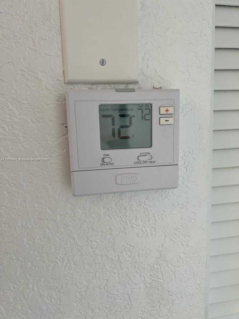 Small Image of 2670 WEST 76TH ST #101, Hialeah Number 27