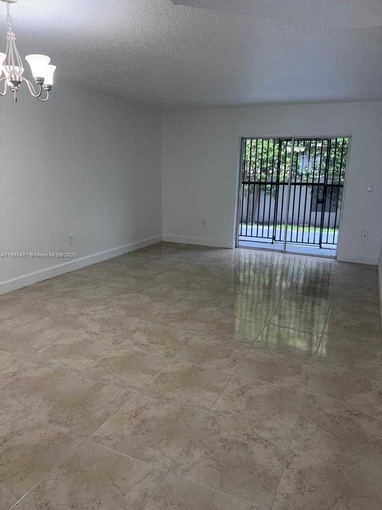 Small Image of 2670 WEST 76TH ST #101, Hialeah Number 3
