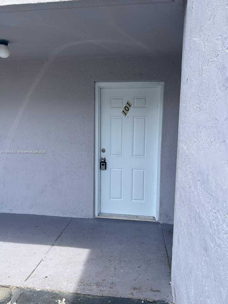 Small Image of 2670 WEST 76TH ST #101, Hialeah Number 33