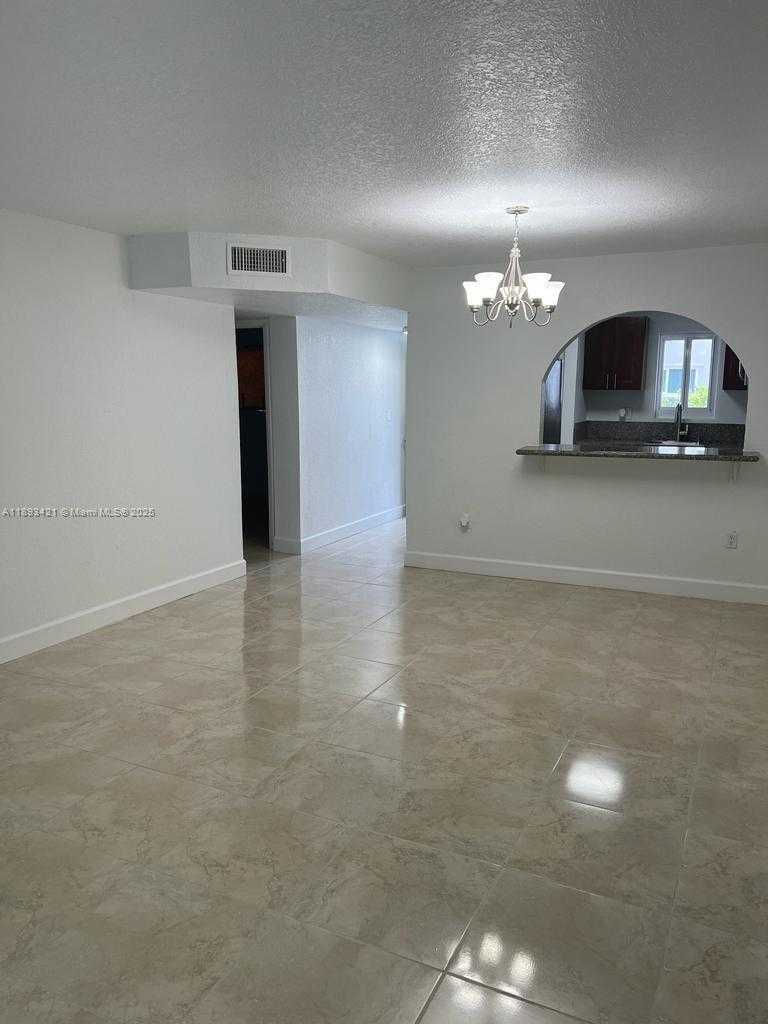 Small Image of 2670 WEST 76TH ST #101, Hialeah Number 4