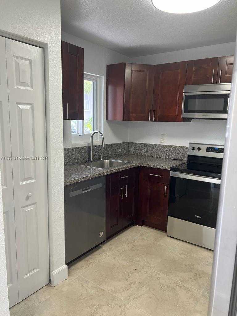 Small Image of 2670 WEST 76TH ST #101, Hialeah Number 8