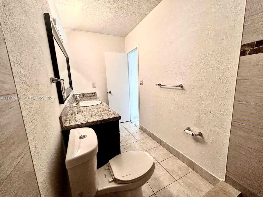 Small Image of 4920 NORTH WEST 79TH AVE #307, Doral Number 21