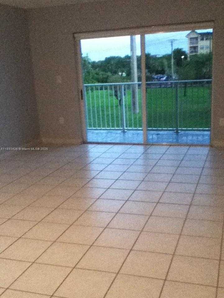 Small Image of 4920 NORTH WEST 79TH AVE #307, Doral Number 9