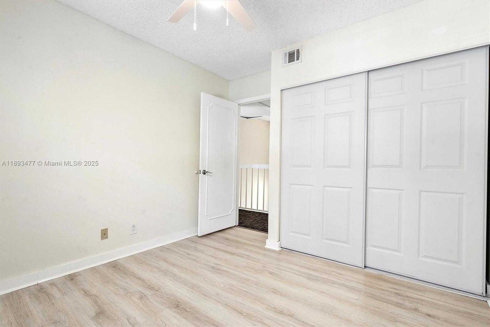 Small Image of 20937 BAY CT #115, Aventura Number 15