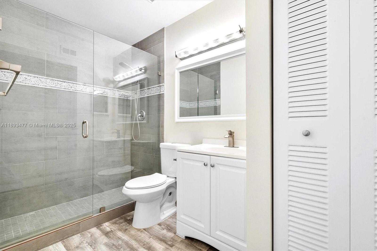 Small Image of 20937 BAY CT #115, Aventura Number 16