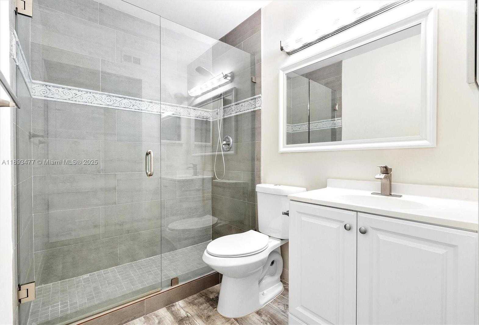 Small Image of 20937 BAY CT #115, Aventura Number 17