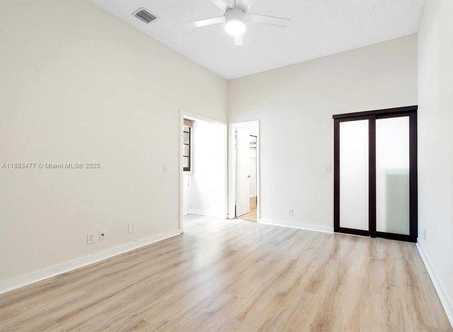 Small Image of 20937 BAY CT #115, Aventura Number 19