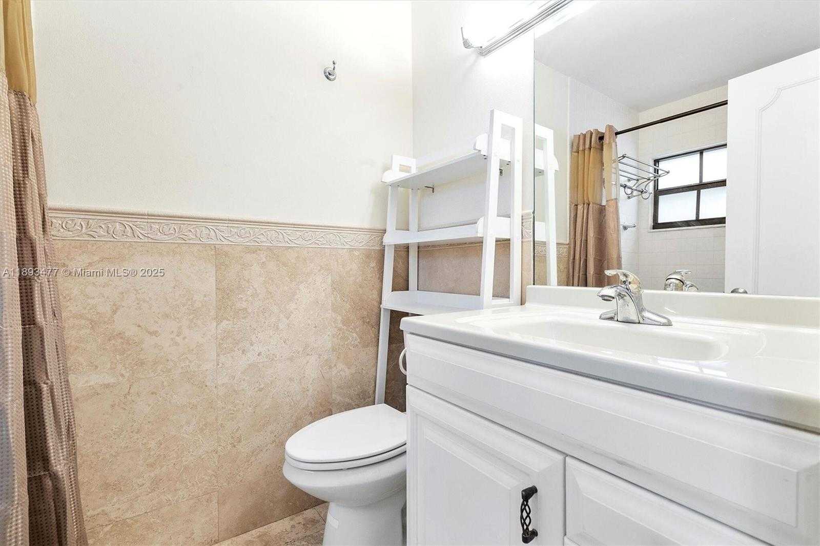 Small Image of 20937 BAY CT #115, Aventura Number 21