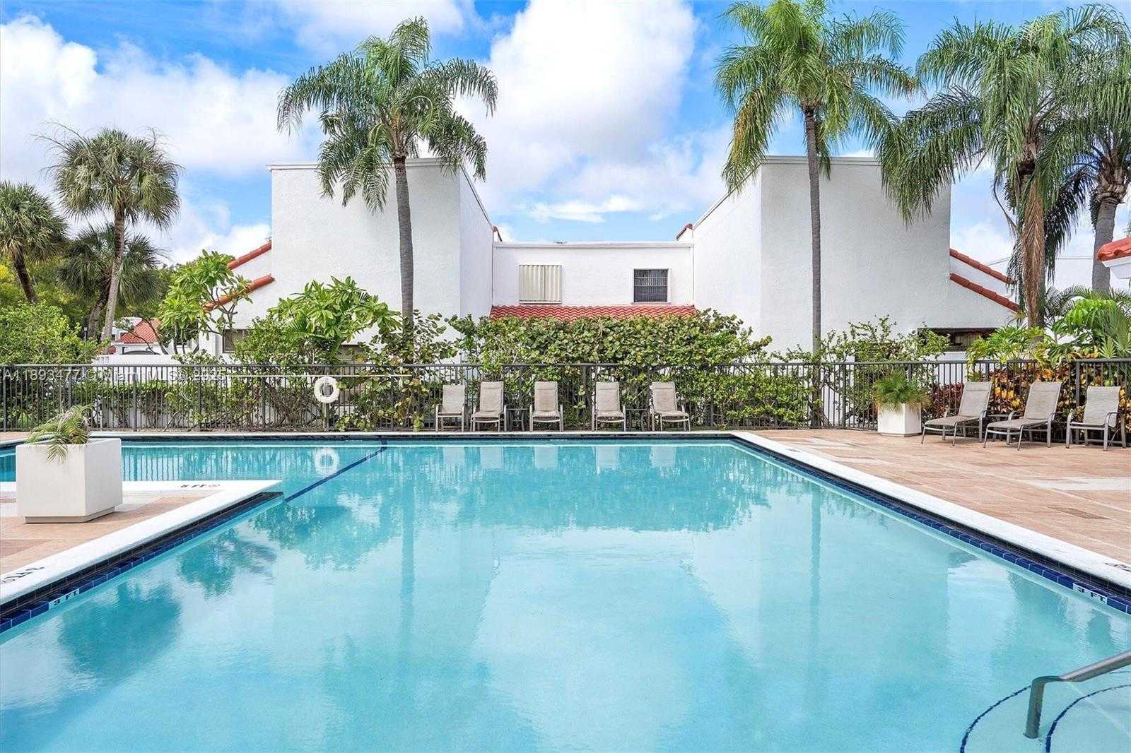 Small Image of 20937 BAY CT #115, Aventura Number 22