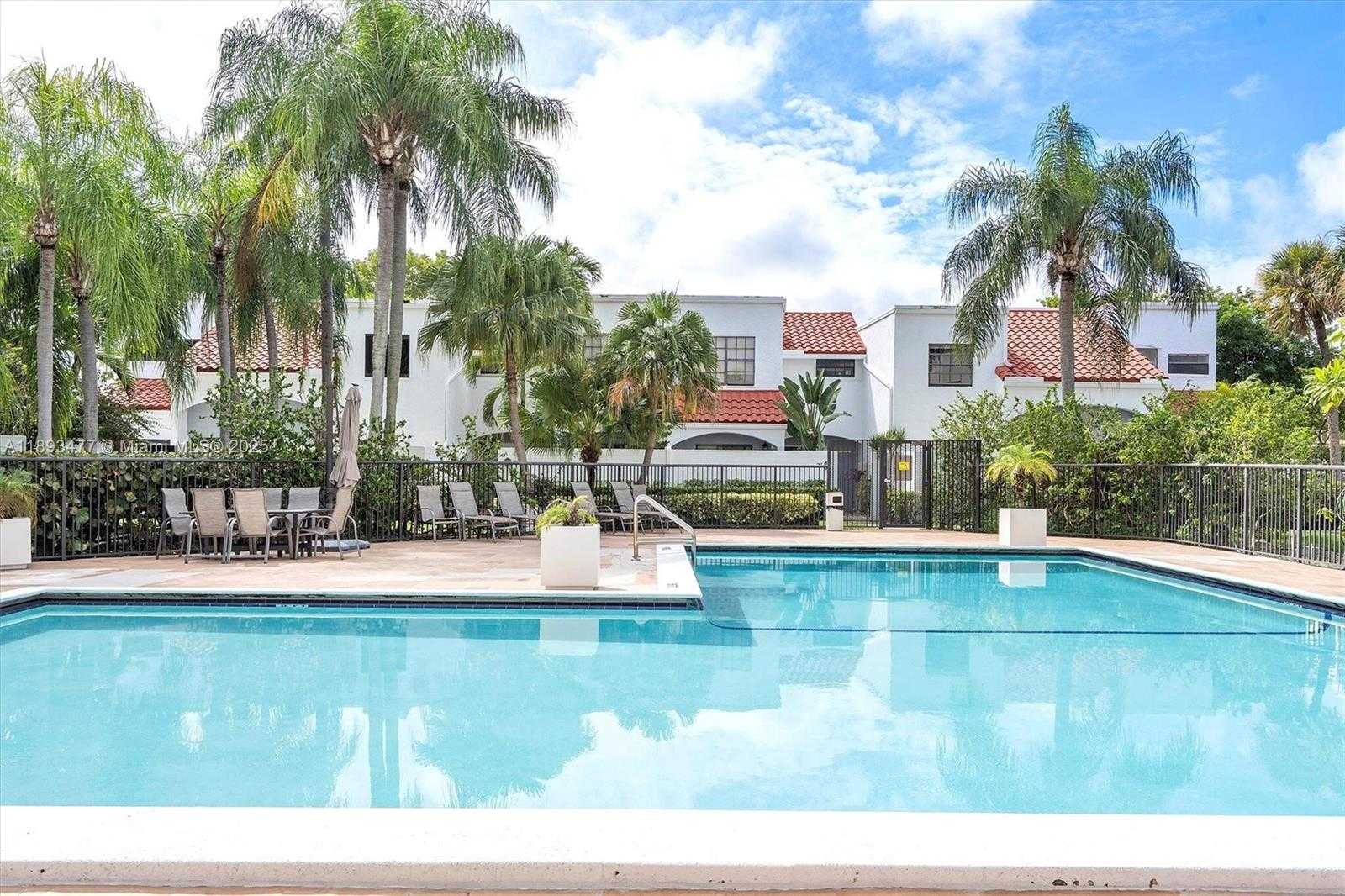 Small Image of 20937 BAY CT #115, Aventura Number 23