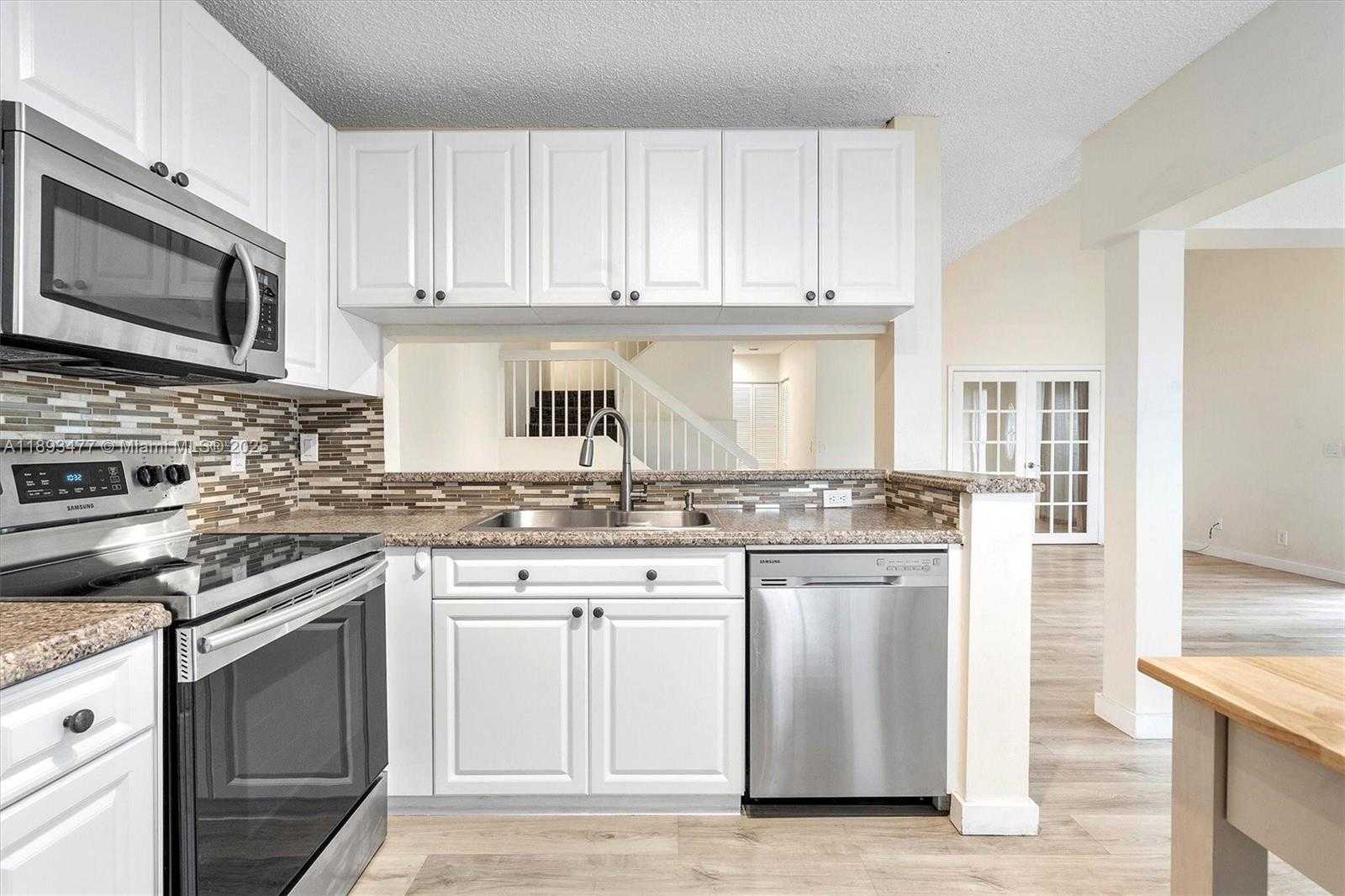 Small Image of 20937 BAY CT #115, Aventura Number 8