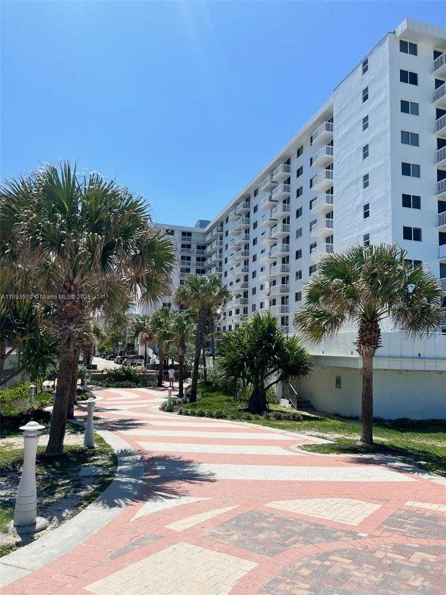 Small Image of 401 OCEAN DR #311, Miami Beach Number 9