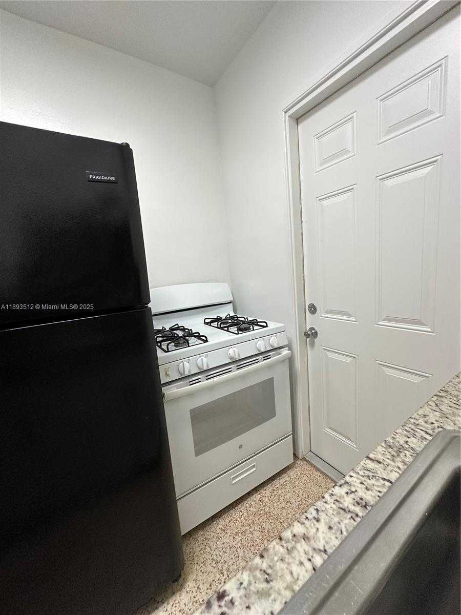 Small Image of 790 81ST ST #3, Miami Beach Number 6
