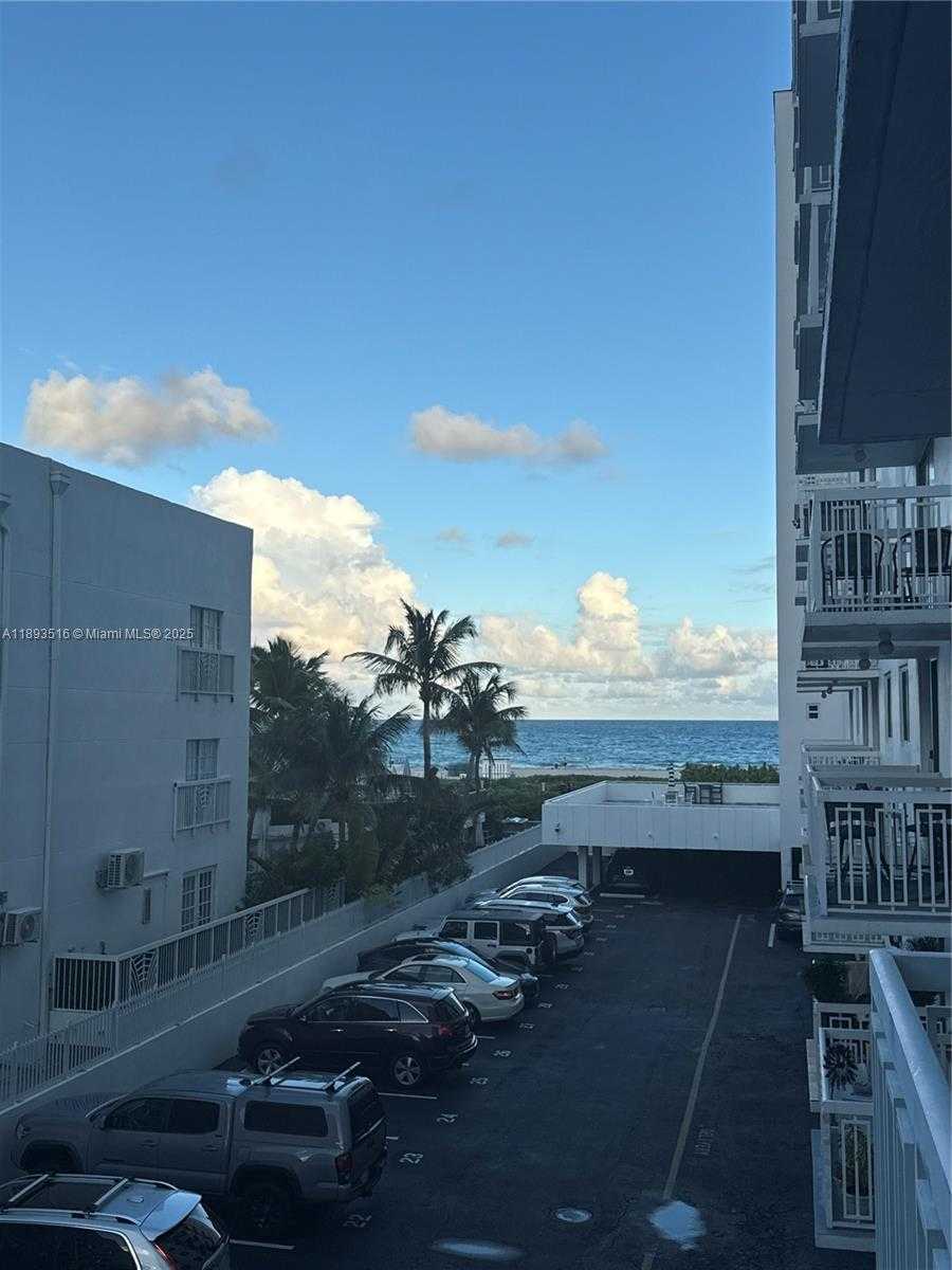 Small Image of 401 OCEAN DR #325, Miami Beach Number 10