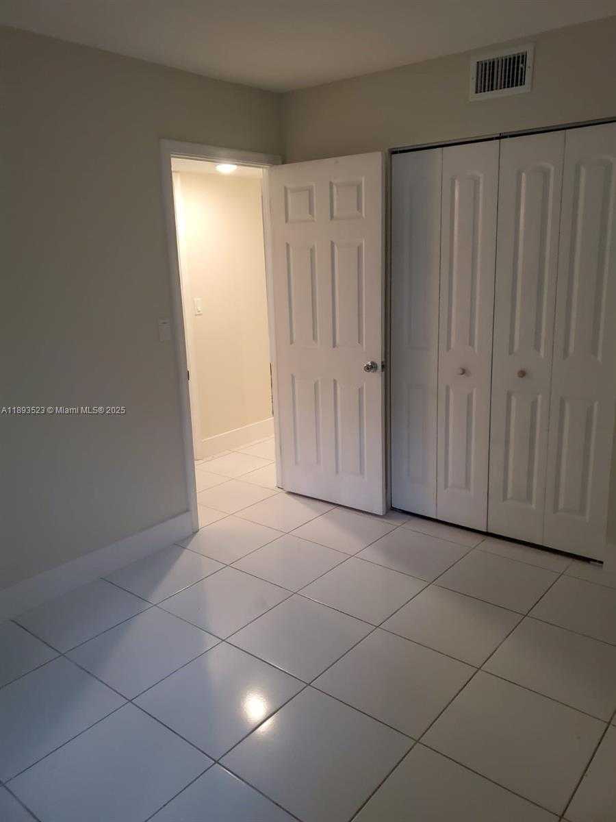 Small Image of 7830 CAMINO REAL #k-107, Miami Number 12