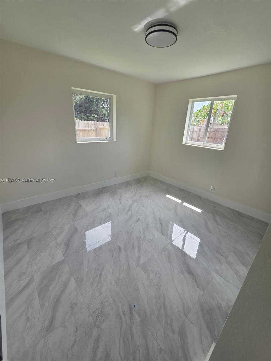 Small Image of 2615 NORTH WEST 62ND AVE #2615, Margate Number 11