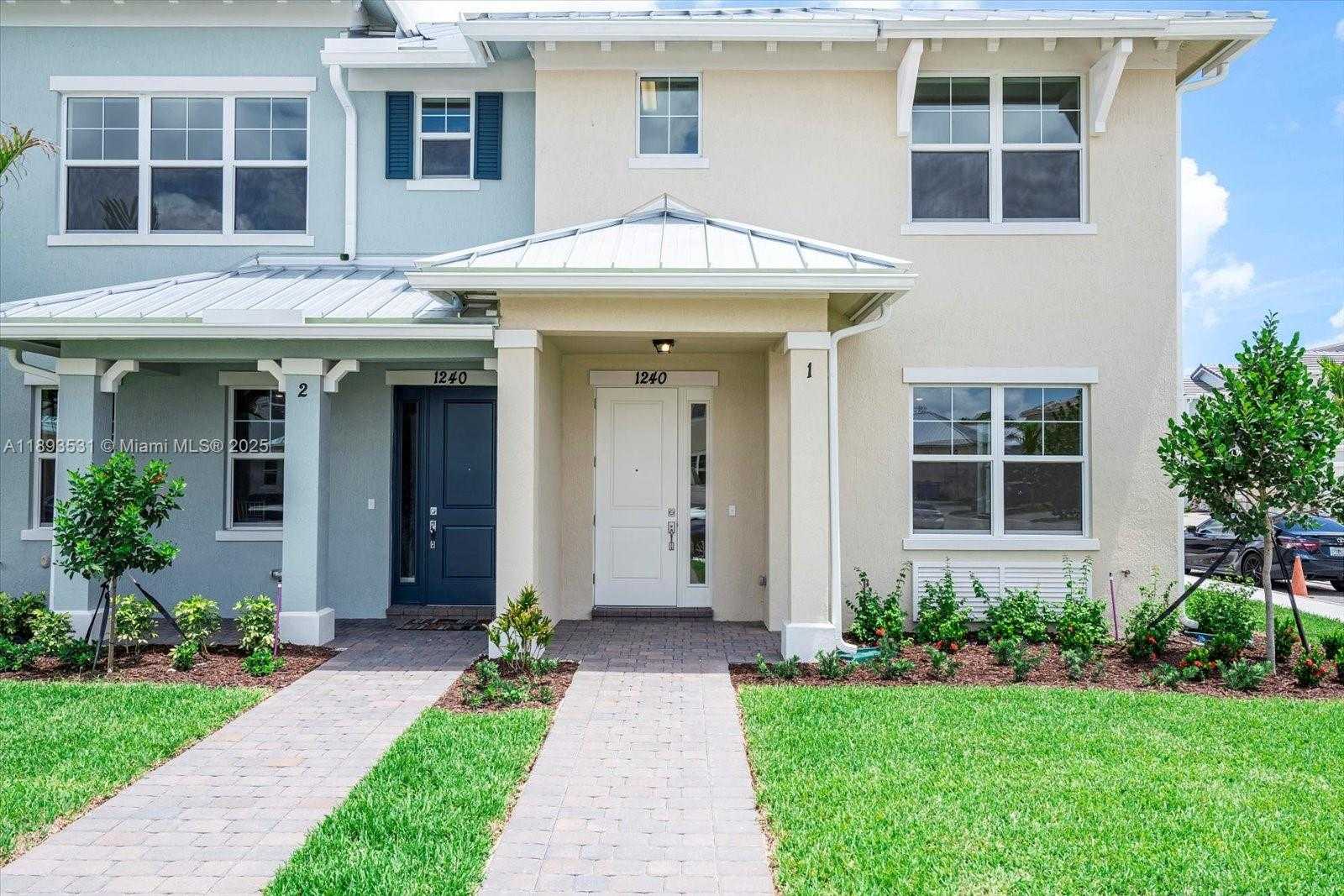 Small Image of 1240 EUCALYPTUS DR #1, Hollywood Number 14