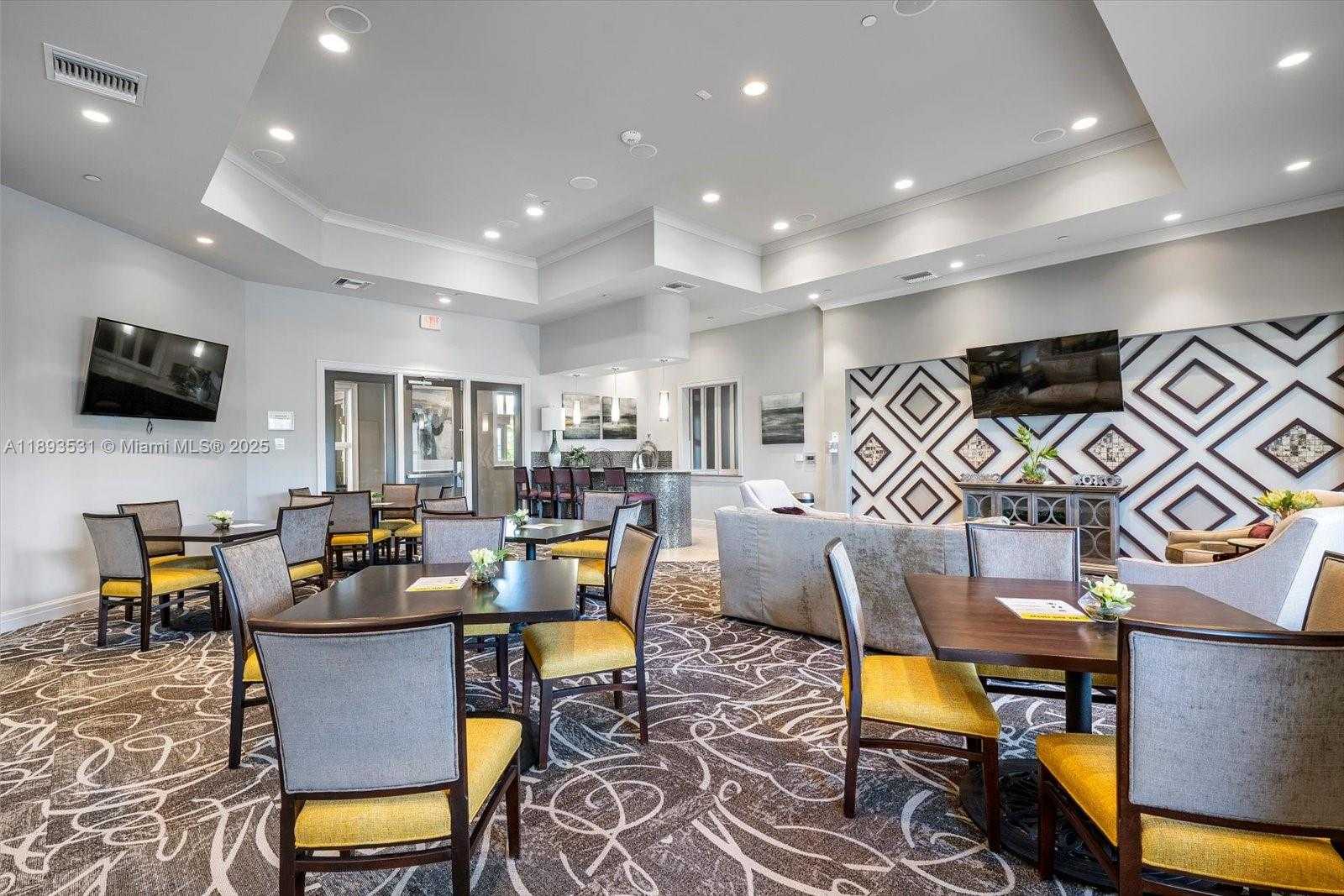 Small Image of 1240 EUCALYPTUS DR #1, Hollywood Number 16