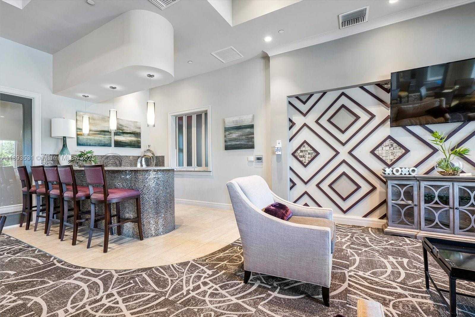 Small Image of 1240 EUCALYPTUS DR #1, Hollywood Number 17