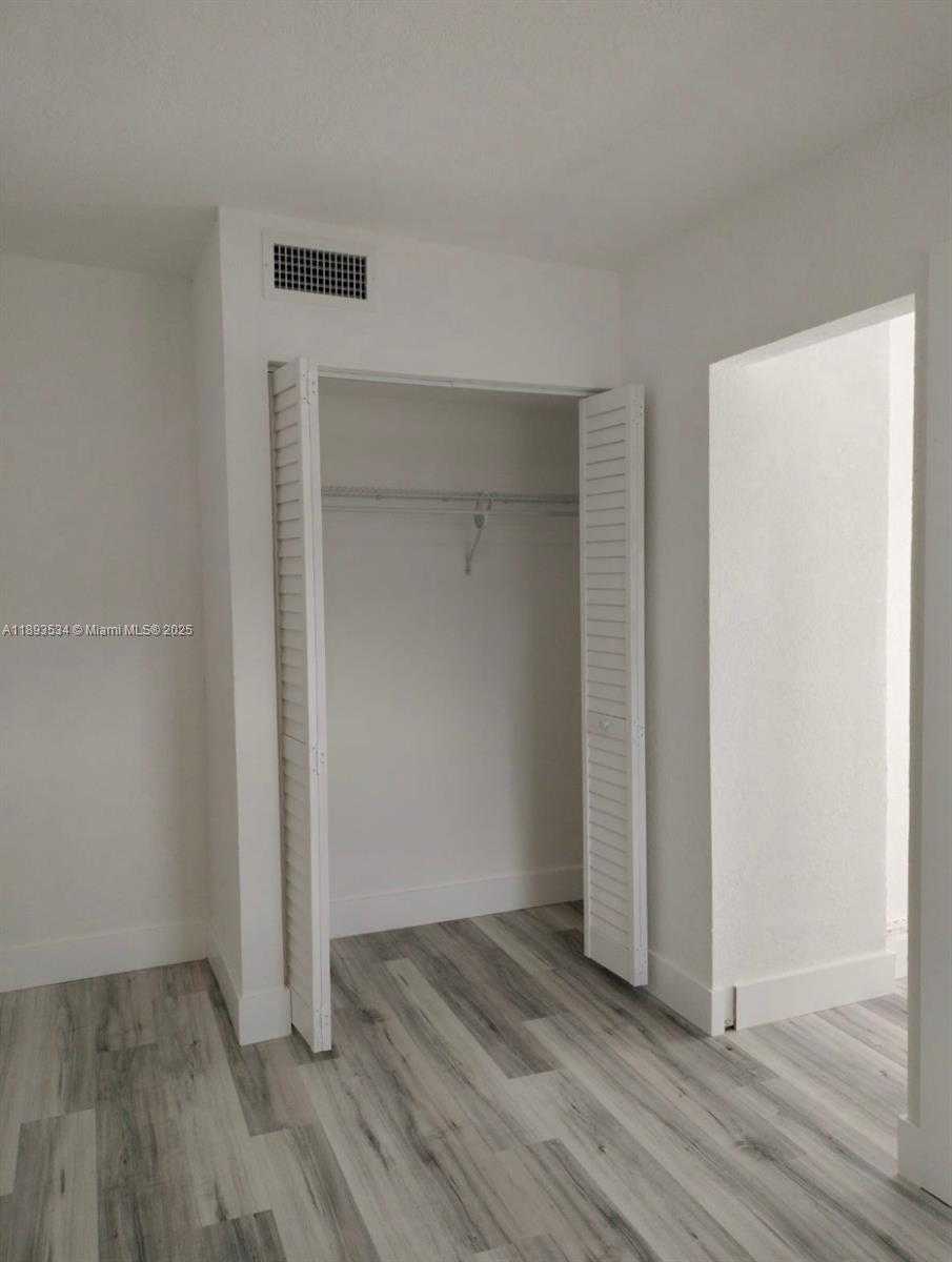 Small Image of 1062 NORTH WEST 25TH ST, Miami Number 6