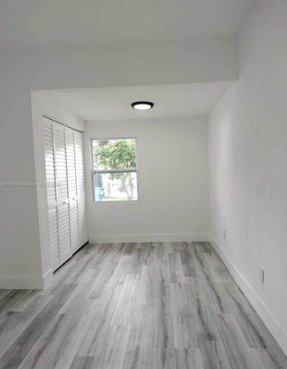 Small Image of 1062 NORTH WEST 25TH ST, Miami Number 7
