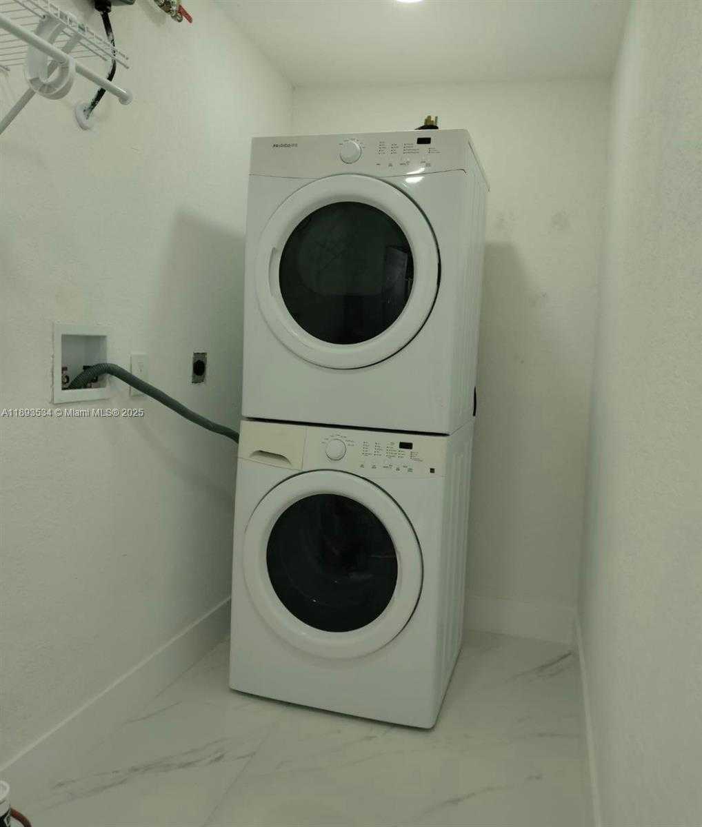 Small Image of 1062 NORTH WEST 25TH ST, Miami Number 9