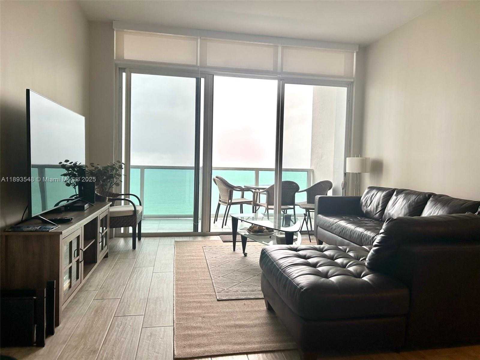 Small Image of 100 BAYVIEW DR #PH08, Sunny Isles Beach Number 14