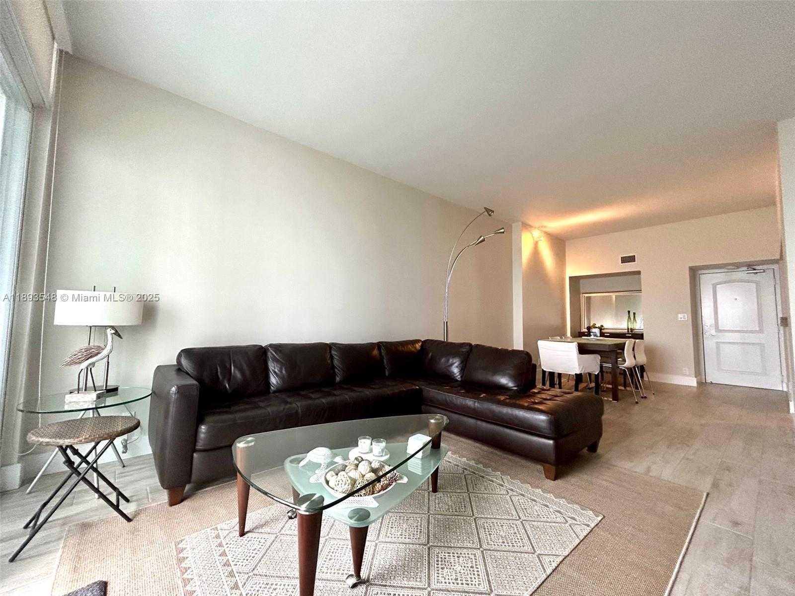 Small Image of 100 BAYVIEW DR #PH08, Sunny Isles Beach Number 16