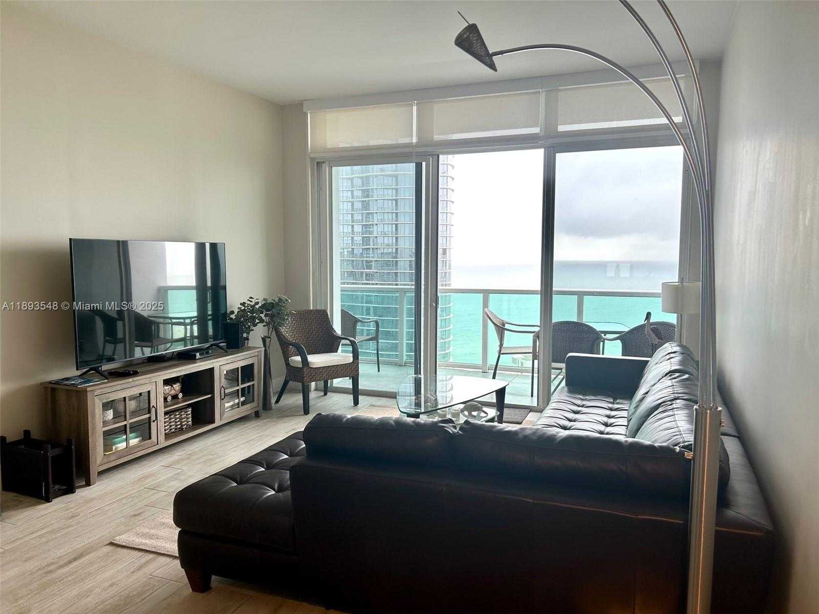 Small Image of 100 BAYVIEW DR #PH08, Sunny Isles Beach Number 18