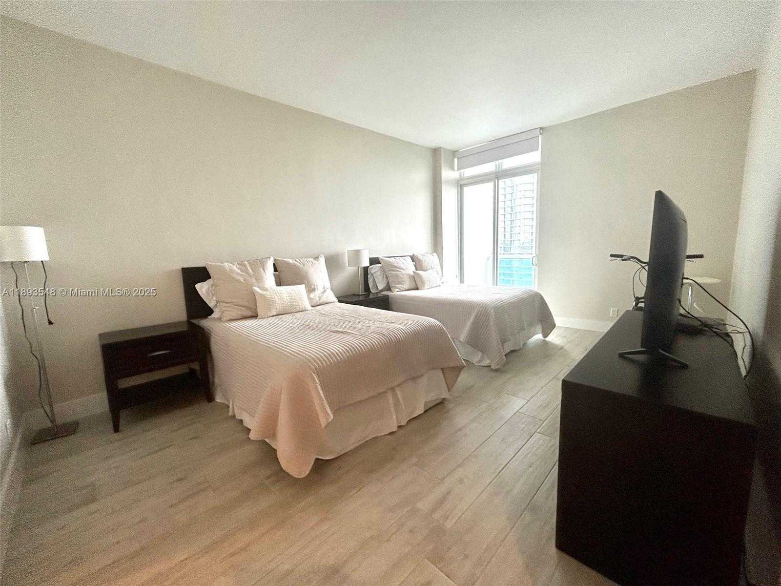 Small Image of 100 BAYVIEW DR #PH08, Sunny Isles Beach Number 26
