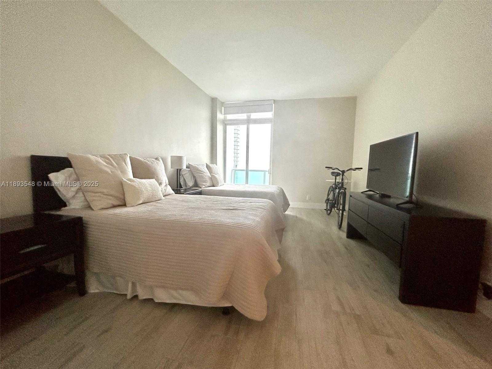 Small Image of 100 BAYVIEW DR #PH08, Sunny Isles Beach Number 27