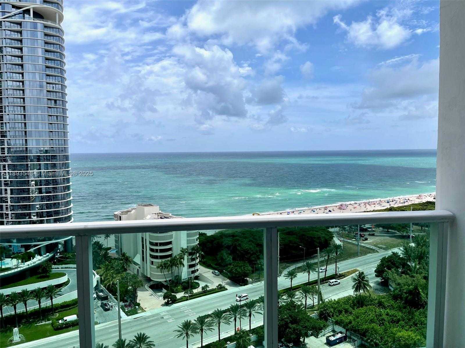 Small Image of 100 BAYVIEW DR #PH08, Sunny Isles Beach Number 4
