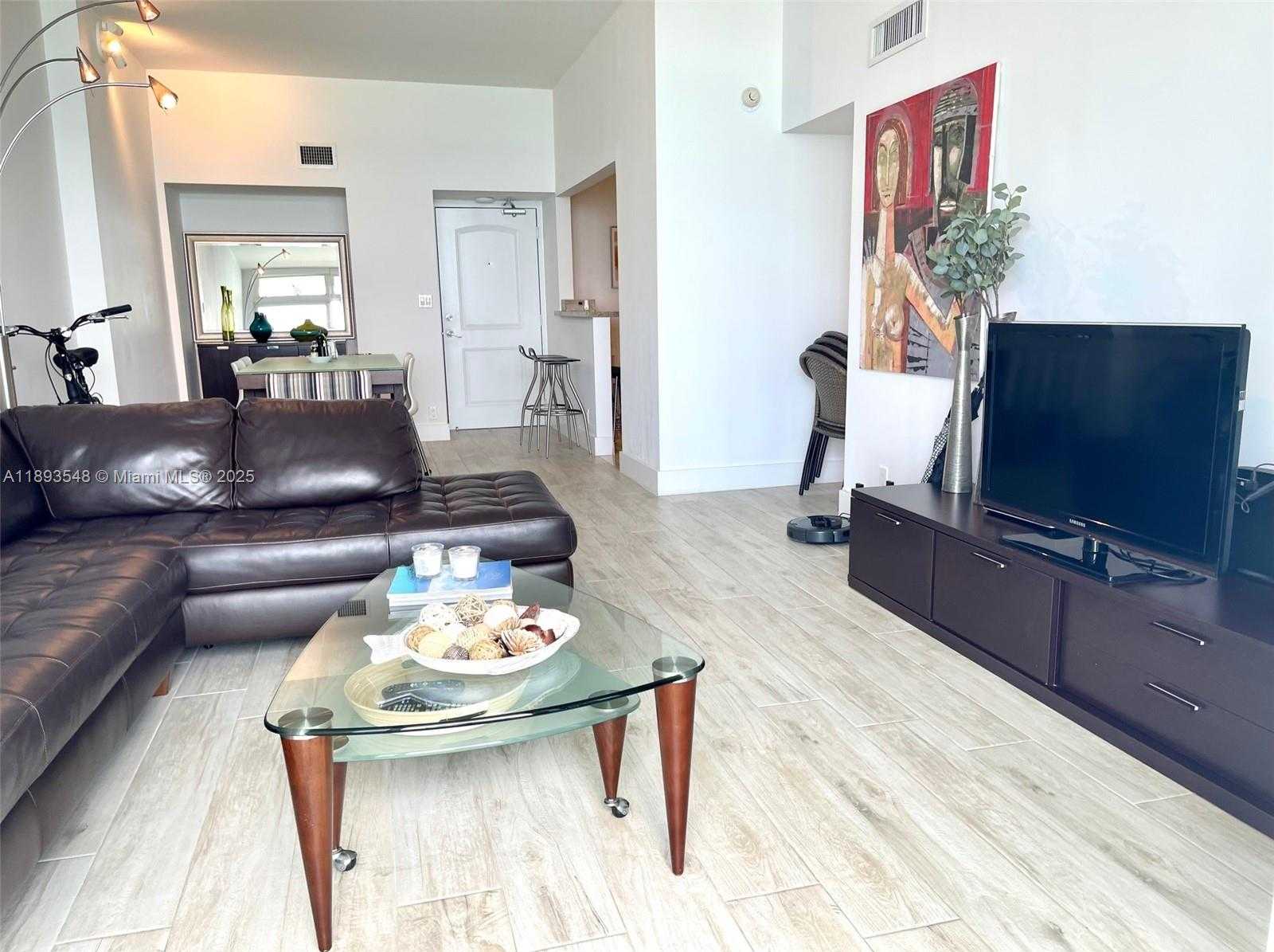 Small Image of 100 BAYVIEW DR #PH08, Sunny Isles Beach Number 8