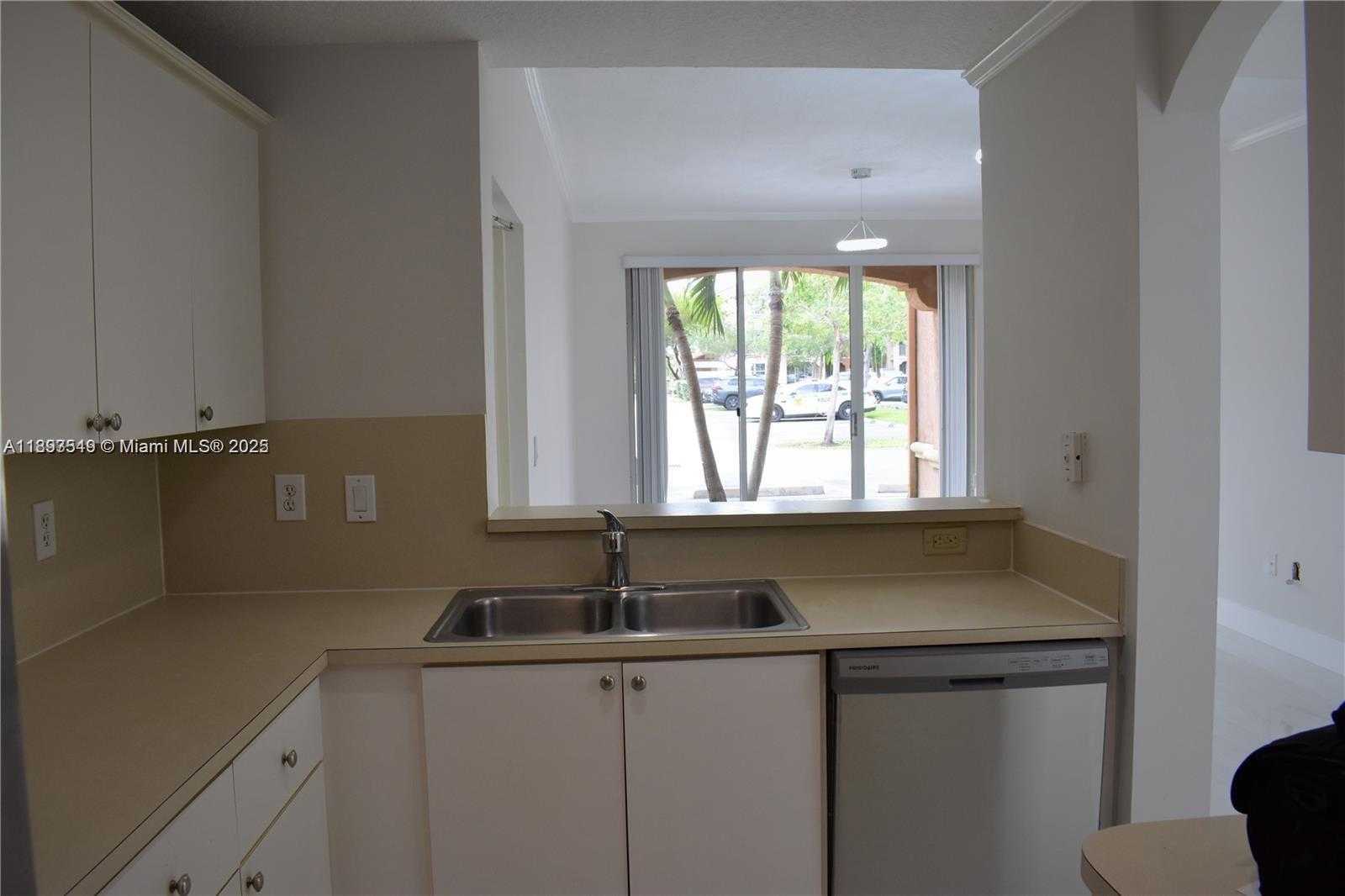 Small Image of 6540 NORTH WEST 114TH AVE #1401, Doral Number 3