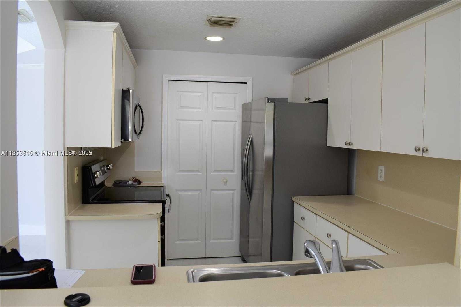Small Image of 6540 NORTH WEST 114TH AVE #1401, Doral Number 4