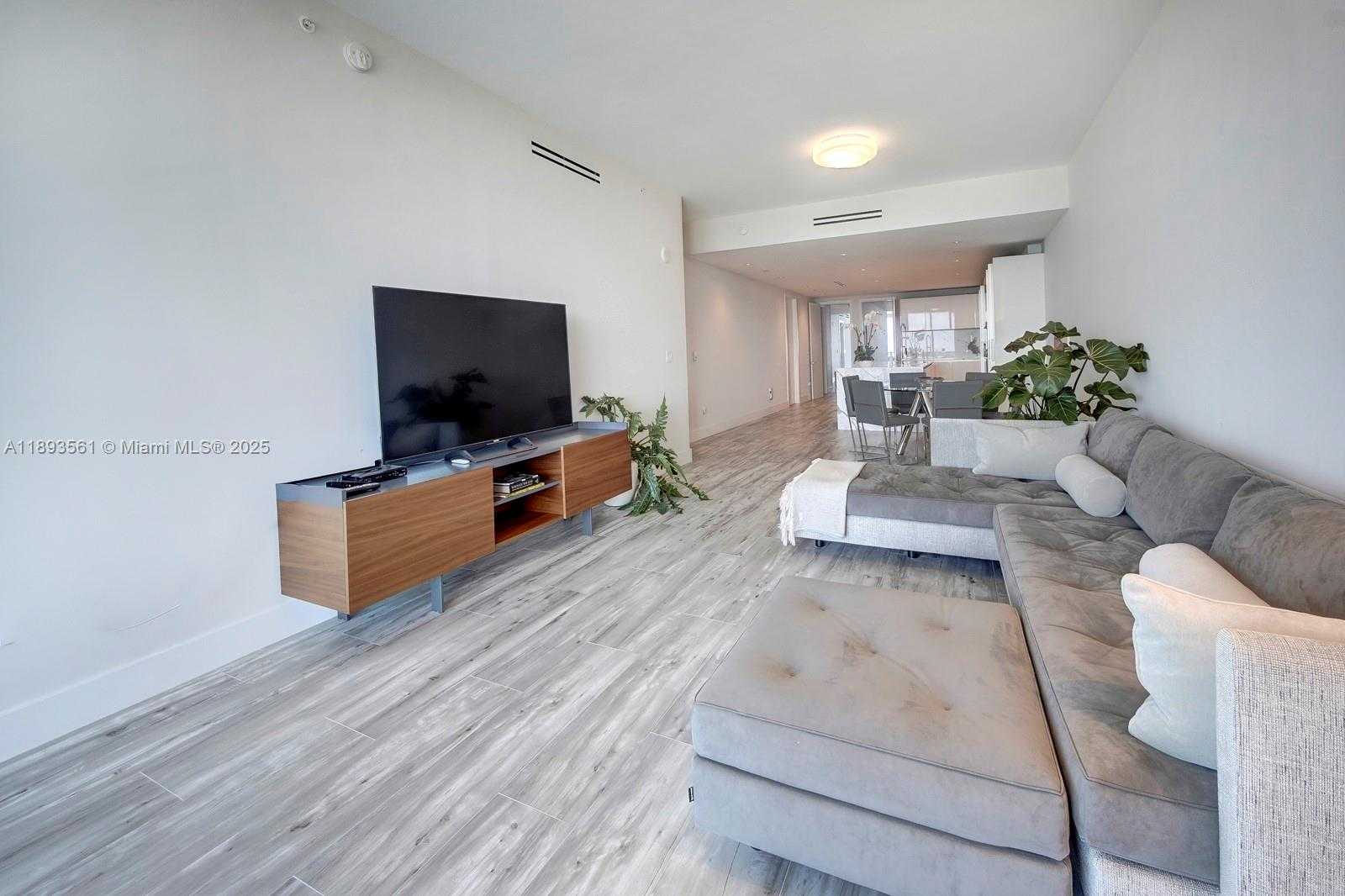 Small Image of 10203 COLLINS AVE #1502, Bal Harbour Number 32